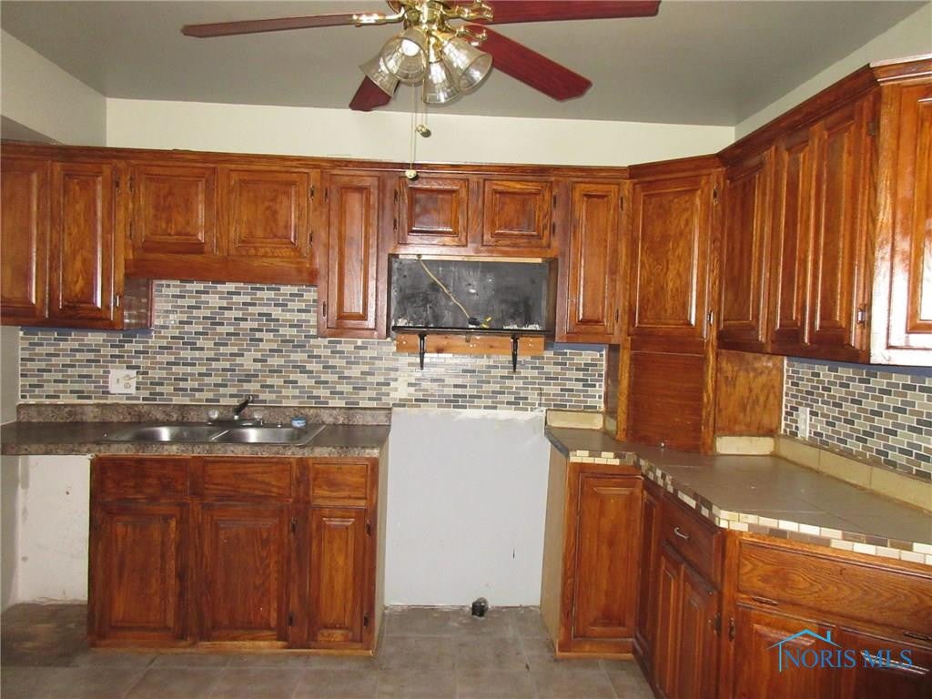 2033 Marlow Road Toledo, OH 43613 - Photo 4 of 28 Gallery Image 4