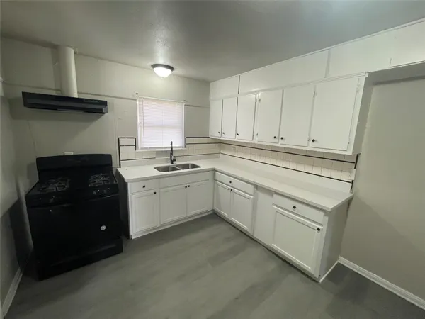 $1,995 | 6139 Belcrest Street, Houston, TX 77033