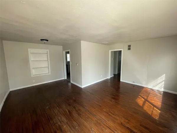 $1,995 | 6139 Belcrest Street, Houston, TX 77033