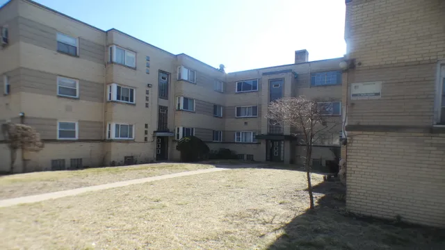 $54,000 | 2043 East 72nd Street, Unit 1C, Chicago, IL 60649