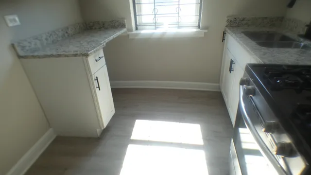 $54,000 | 2043 East 72nd Street, Unit 1C, Chicago, IL 60649