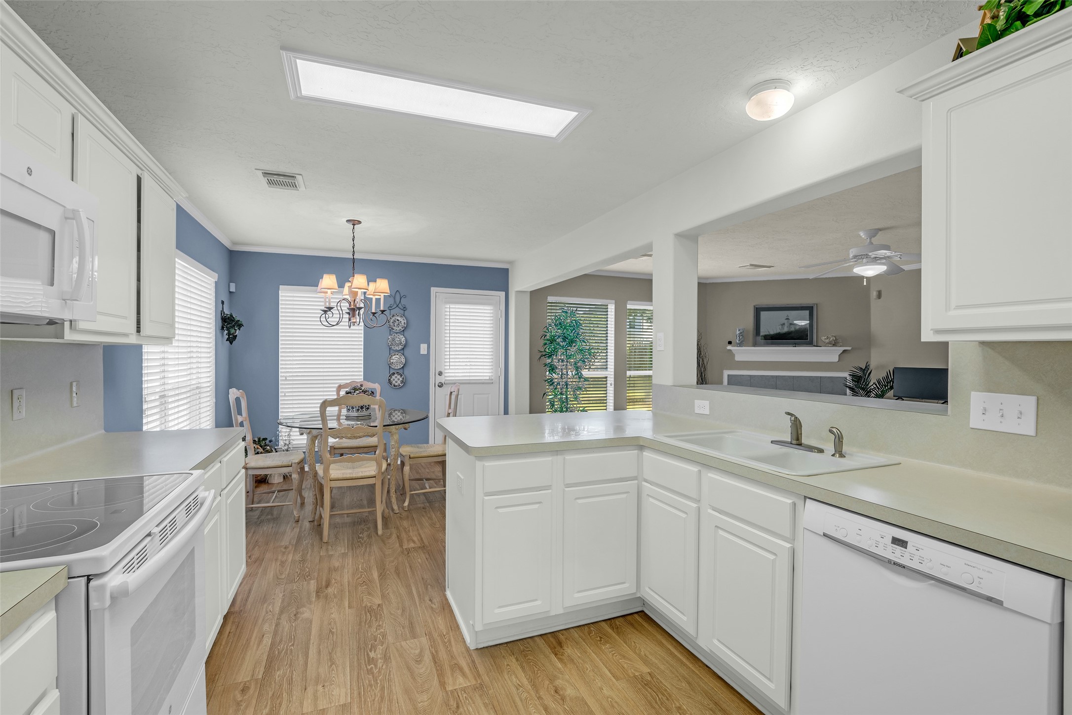 7402 Cheeca Lodge Lane Humble, TX 77346 - Photo 11 of 42 Gallery Image 11