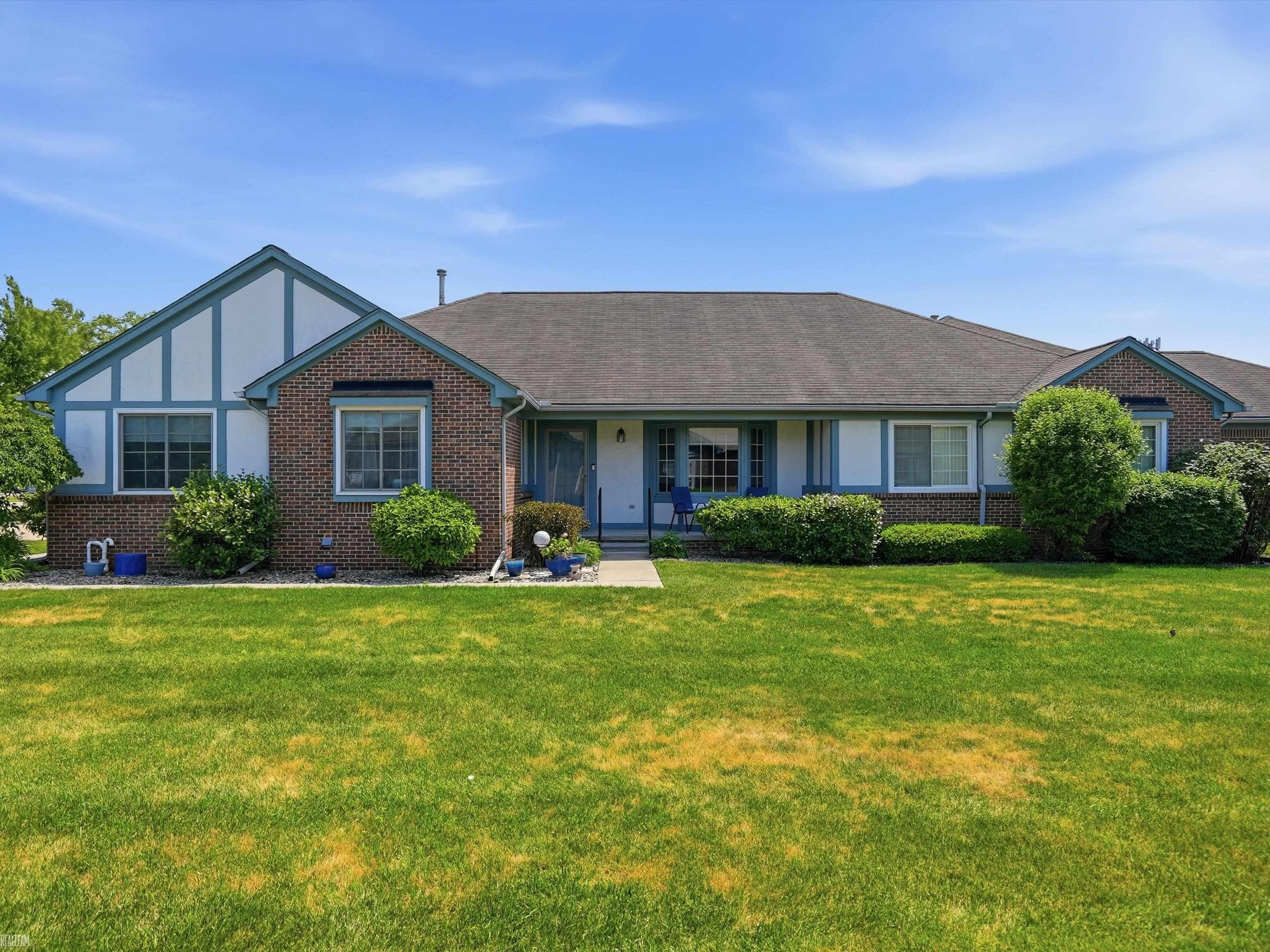 45461 Nottingham Drive, Unit 97 Macomb, MI 48044 - Photo 1 of 42