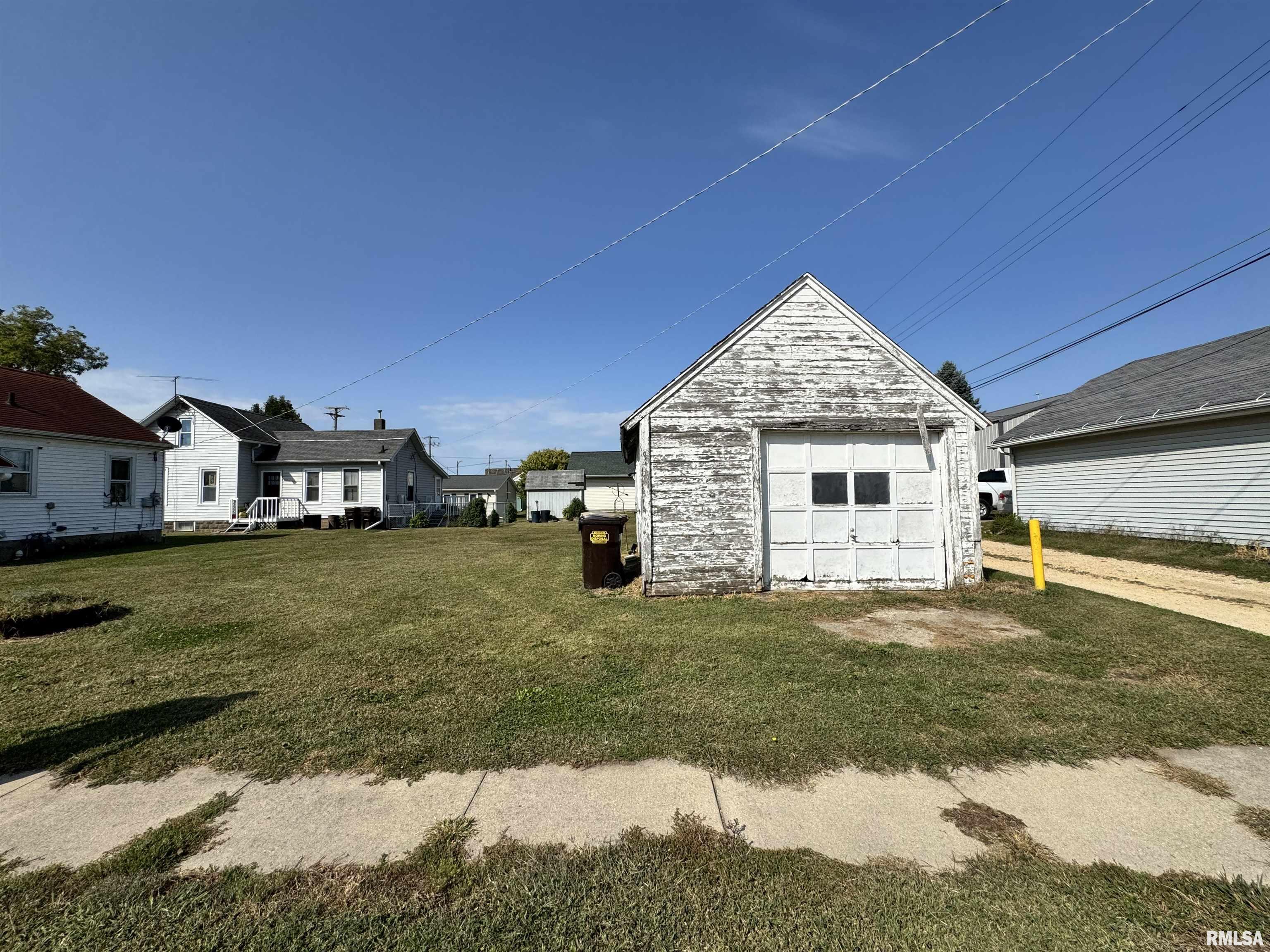 419 13th Avenue Fulton, IL 61252 - Photo 11 of 16