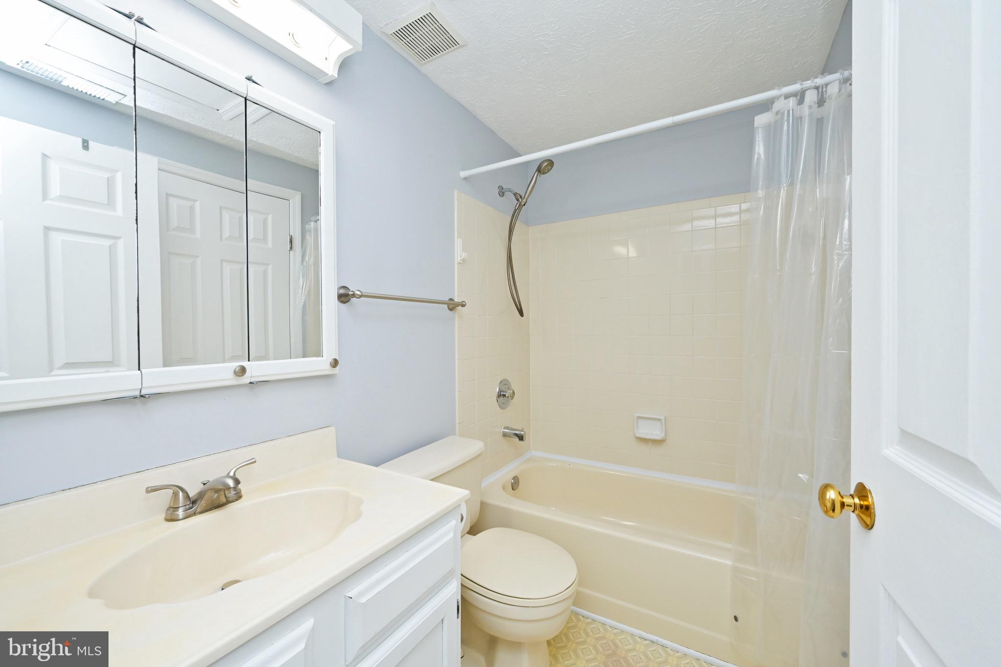 1613 Fieldthorn Drive Reston, VA 20194 - Photo 21 of 30
