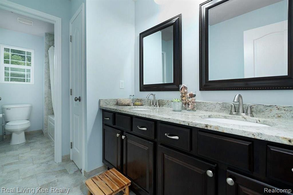 703 Quarter Street Rochester, MI 48307 - Photo 27 of 47