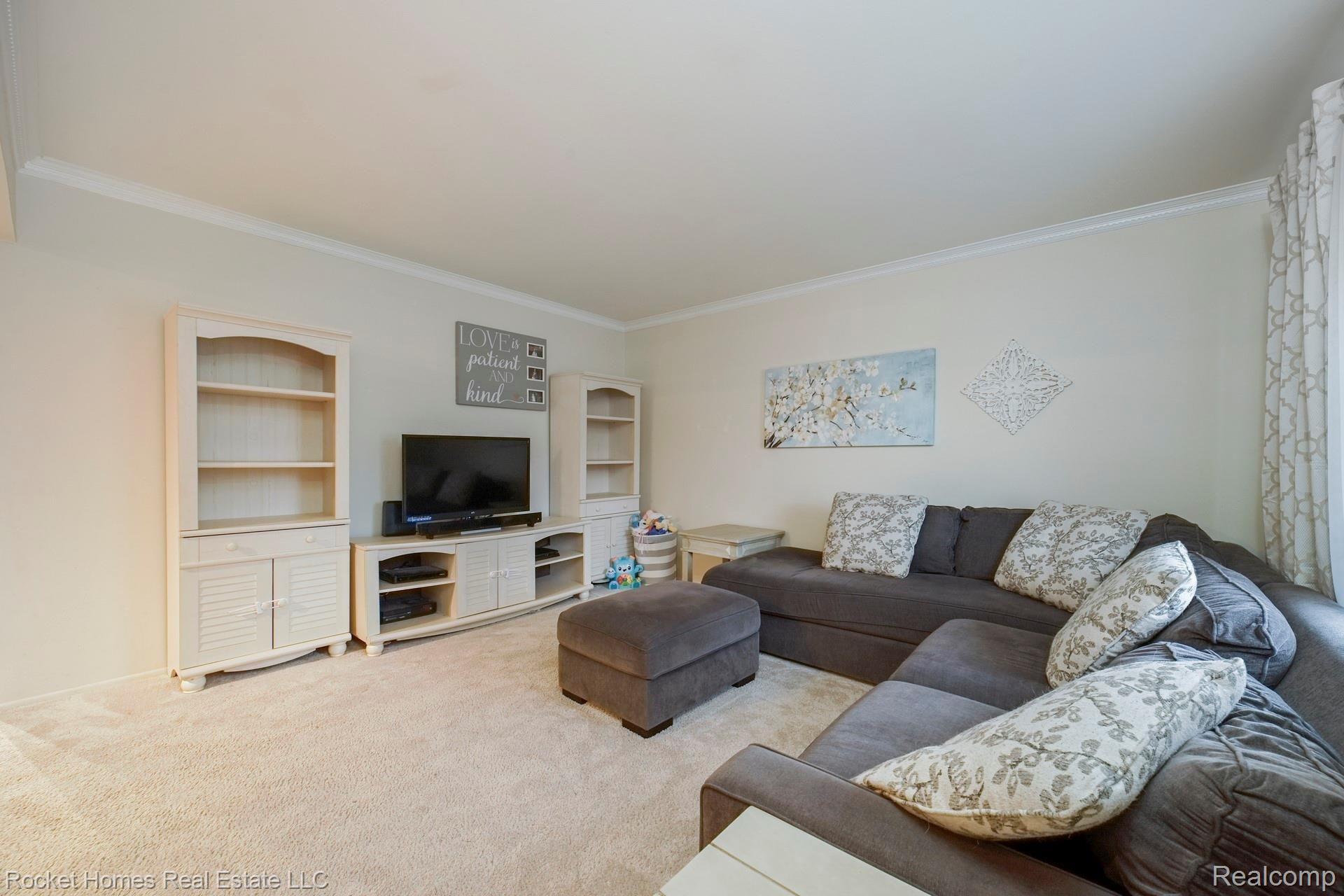 14523 Newburgh Road Livonia, MI 48154 - Photo 6 of 31 005-photo-living-room-8870842.jpg