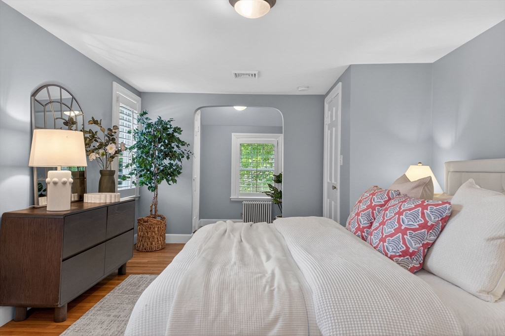 35 Cleveland Road Wellesley, MA 02481 - Photo 11 of 18