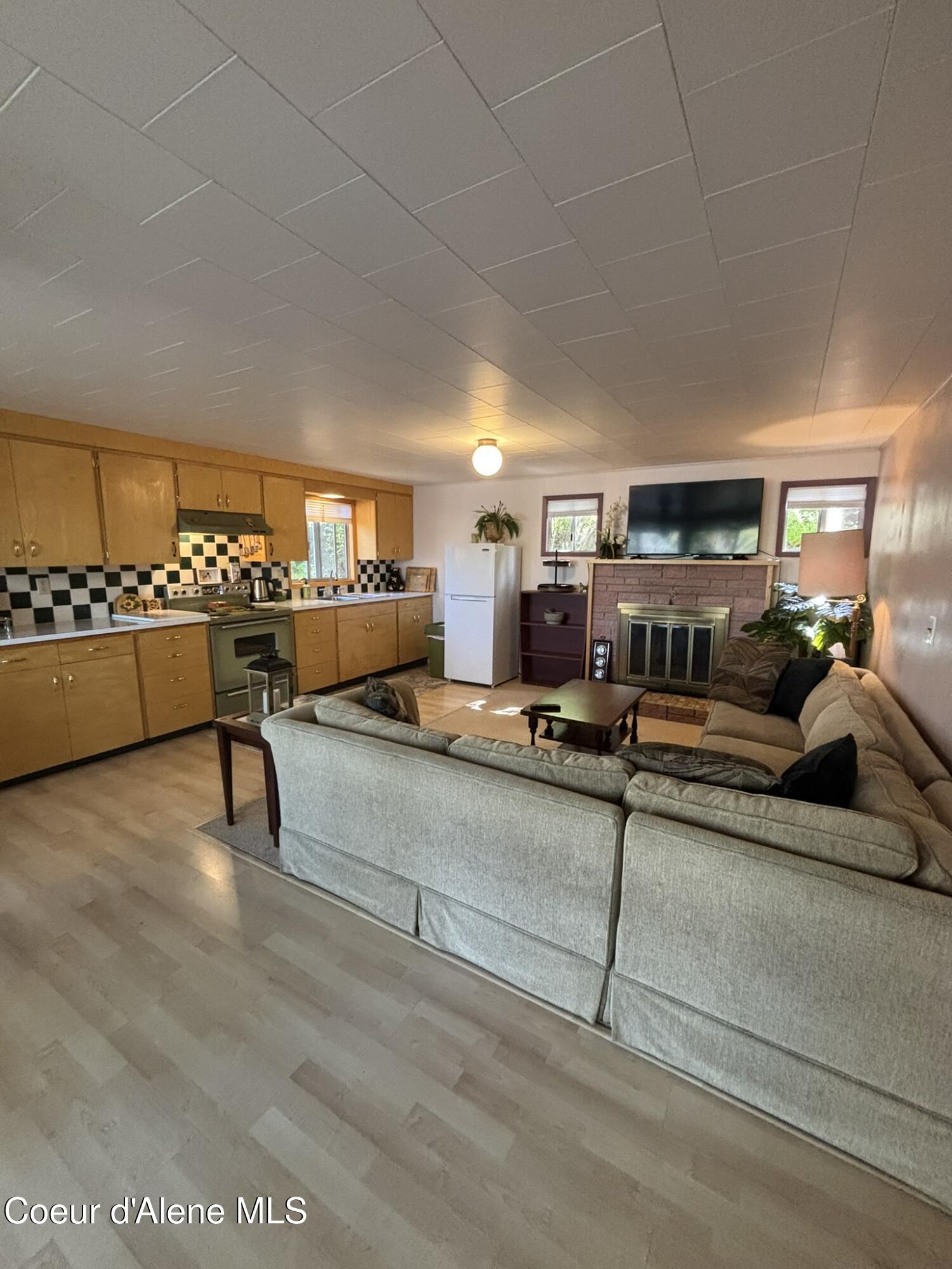 307 Rocky Point Loop Road Plummer, ID 83851 - Photo 9 of 30 KITCEN-LIVING ROOM
