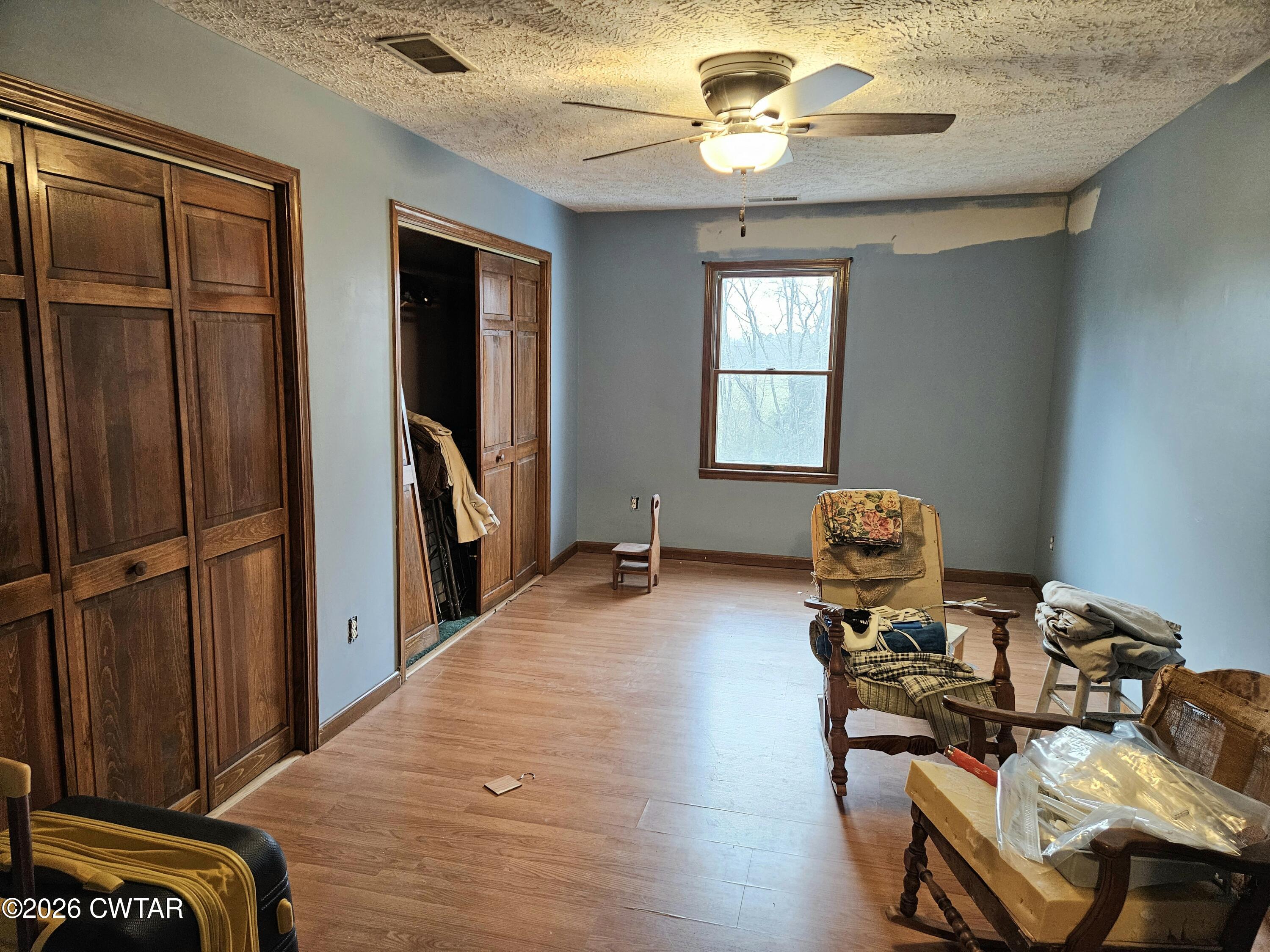 103 Spring Creek Law Road Jackson, TN 38305 - Photo 19 of 35 a living room with furniture