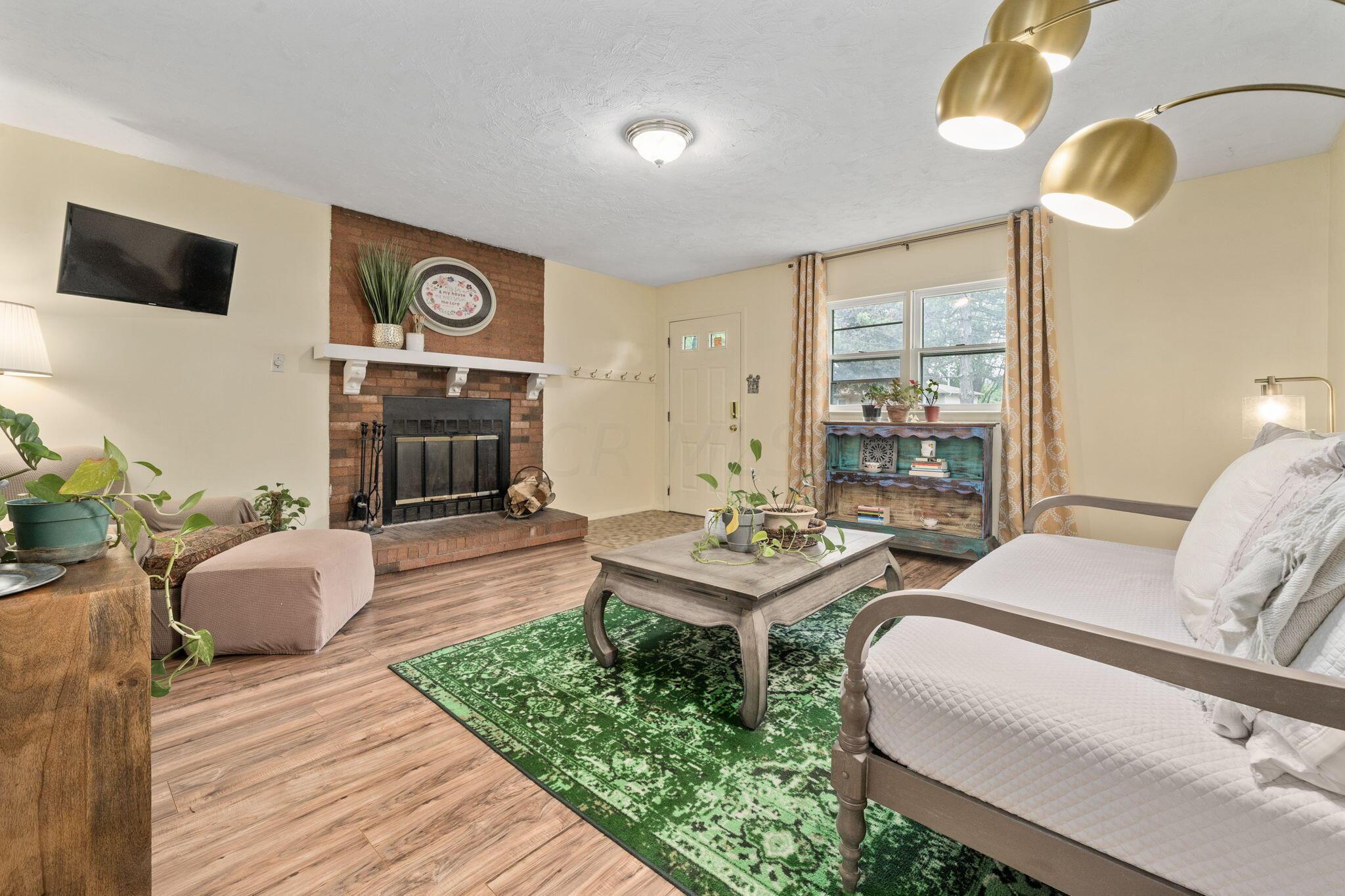 1634 Case Road Columbus, OH 43224 - Photo 6 of 40 7-web-or-mls-DSC05688