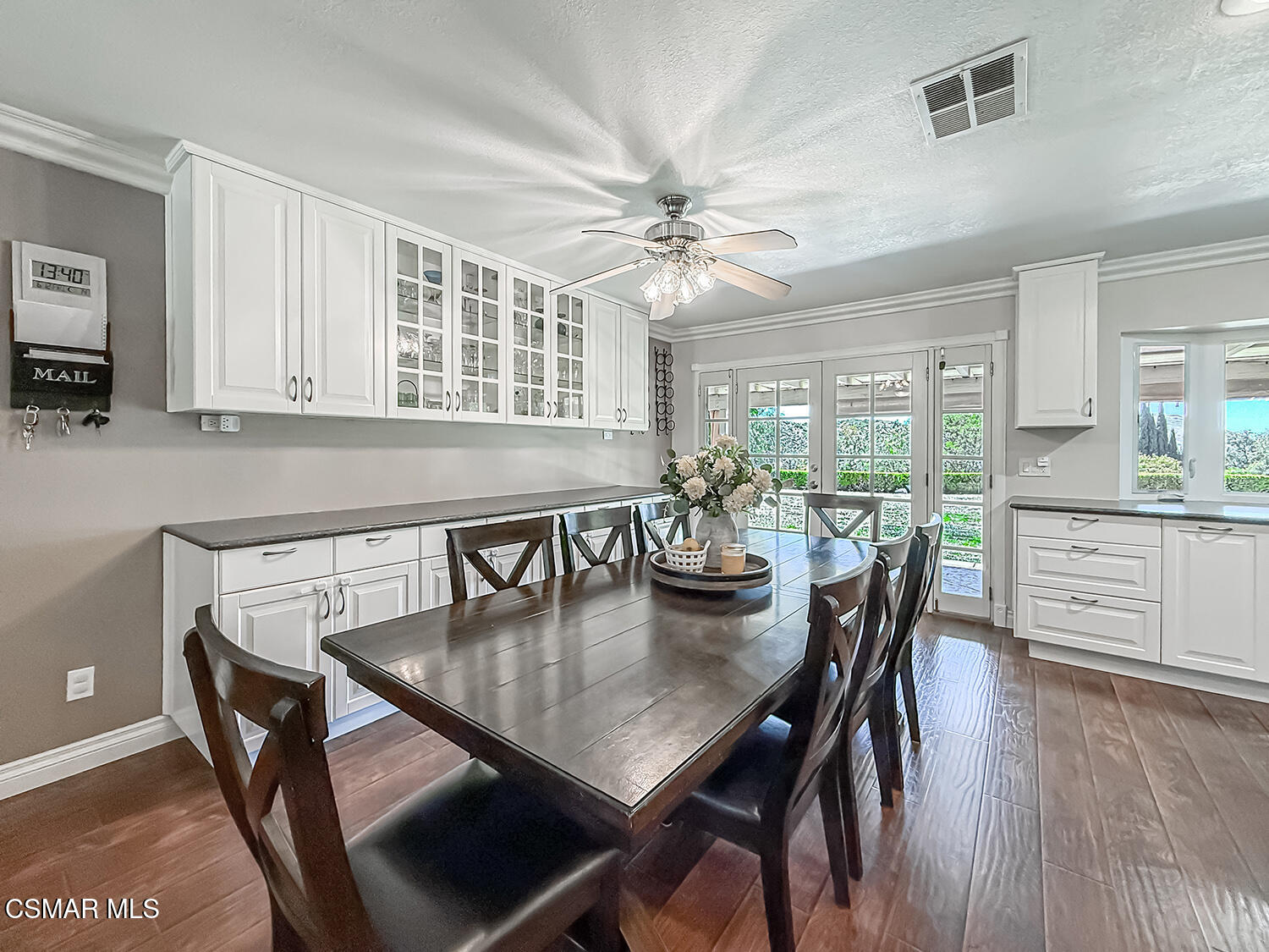 1351 Rambling Road Simi Valley, CA 93065 - Photo 20 of 70 cKitchen and Dining3