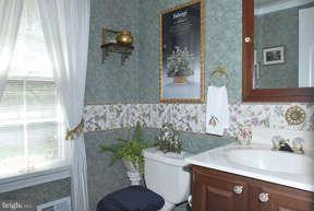 1 Tindlay Court Silver Spring, MD 20905 - Photo 14 of 30 Bath
