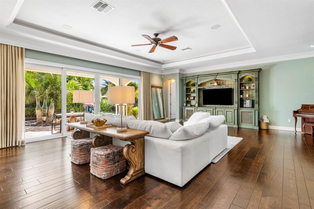 624 Northeast 3rd Avenue Boca Raton, FL 33432 - Photo 11 of 64 a living room with furniture and a large window