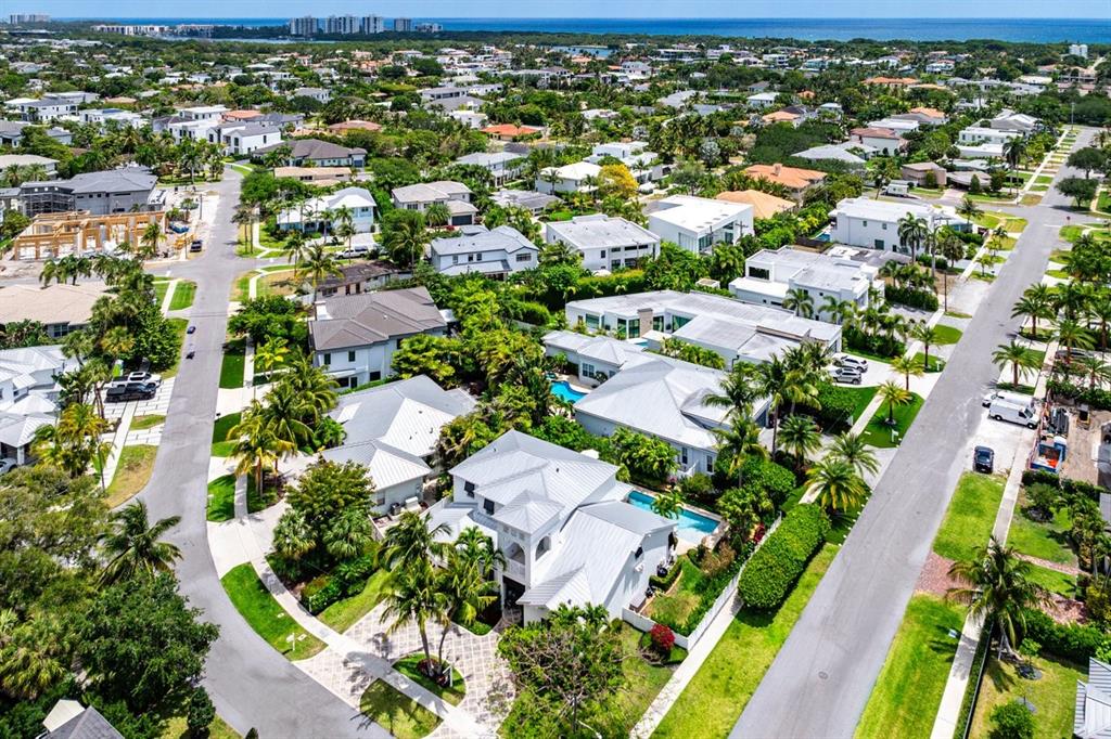 624 Northeast 3rd Avenue Boca Raton, FL 33432 - Photo 64 of 64 an aerial view of residential houses with outdoor space