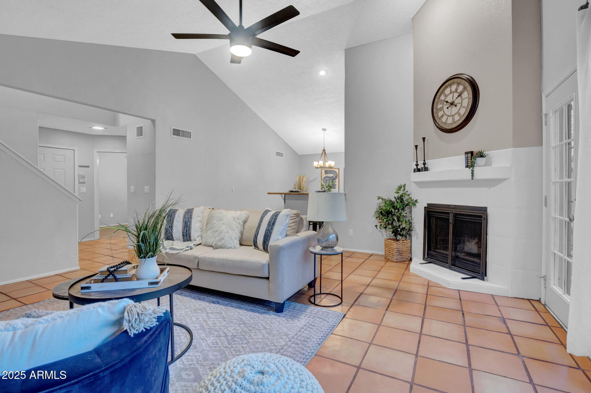 430 East Utopia Road Phoenix, AZ 85024 - Photo 14 of 38 Living Area