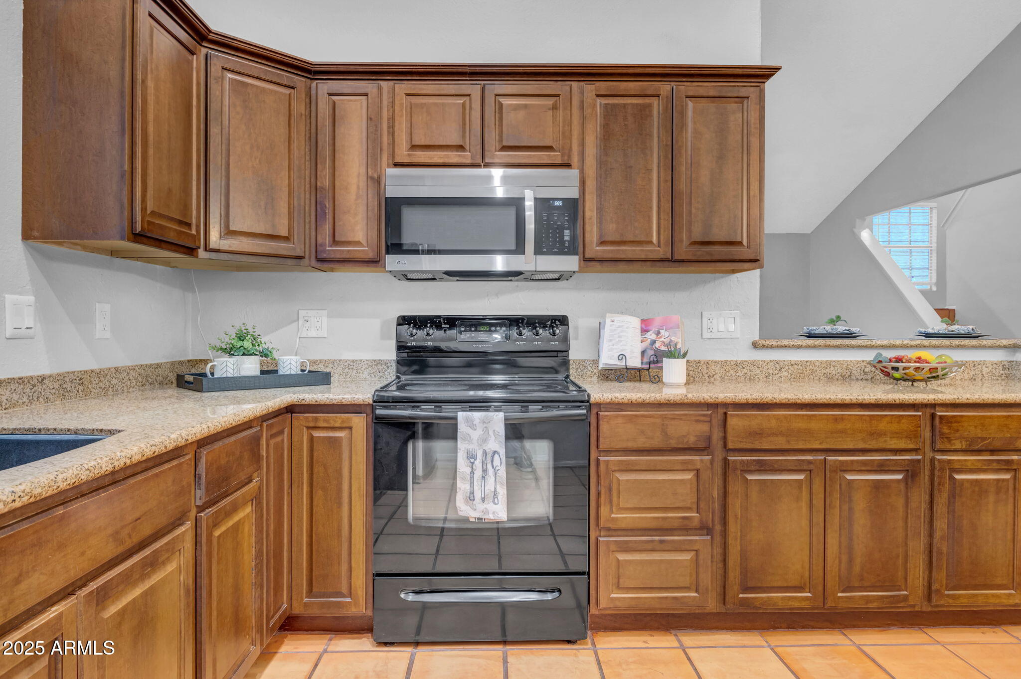 430 East Utopia Road Phoenix, AZ 85024 - Photo 8 of 38 Updated Cabinetry & Granite Countertop