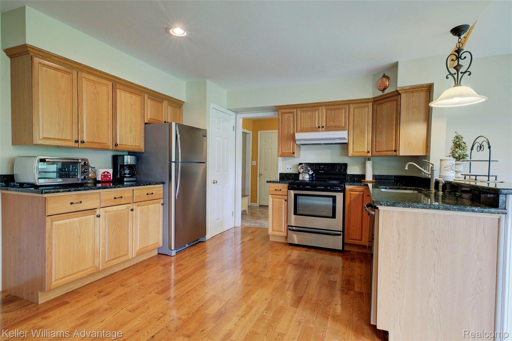 8134 Earhart Road South Lyon, MI 48178 - Photo 20 of 43 4H8A1711_2_3.jpg