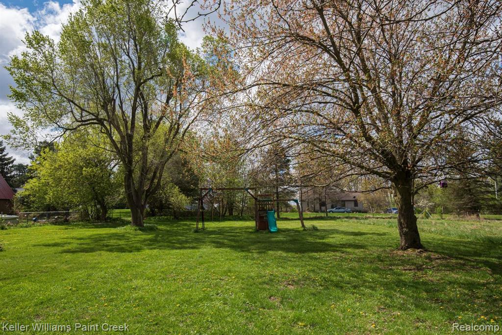 9472 Green Road Goodrich, MI 48438 - Photo 35 of 41
