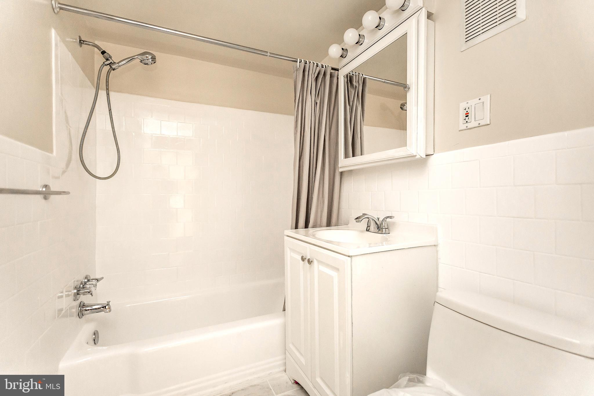 11601 Elkin Street, Unit 58 Silver Spring, MD 20902 - Photo 15 of 24 Full bath