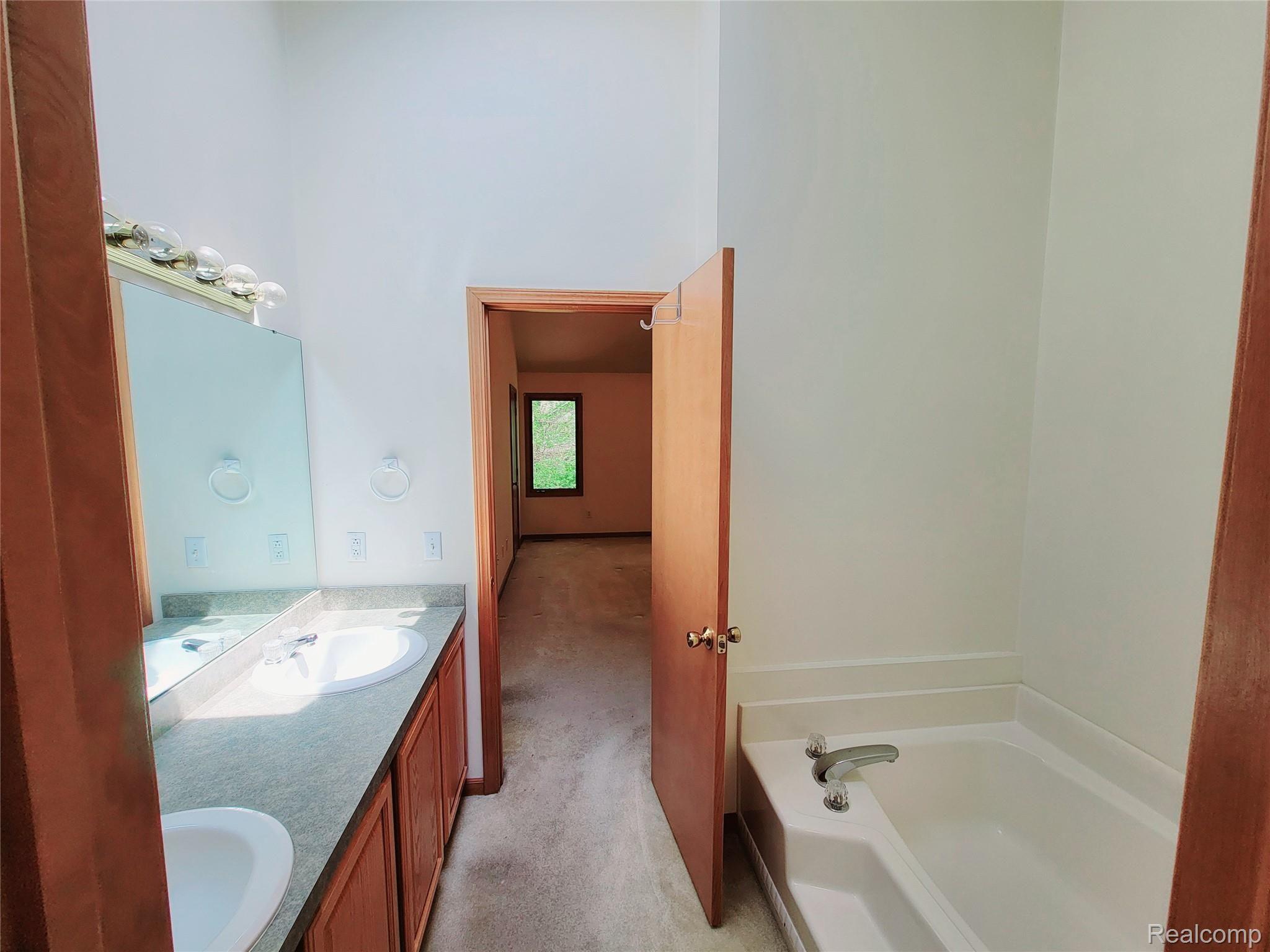 6768 Lockmill Road Temperance, MI 48182 - Photo 26 of 34 20220519_142718.jpg