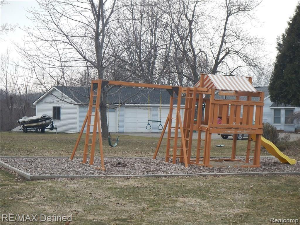 3955 Ludwig Road Oxford, MI 48371 - Photo 6 of 21 Playscape