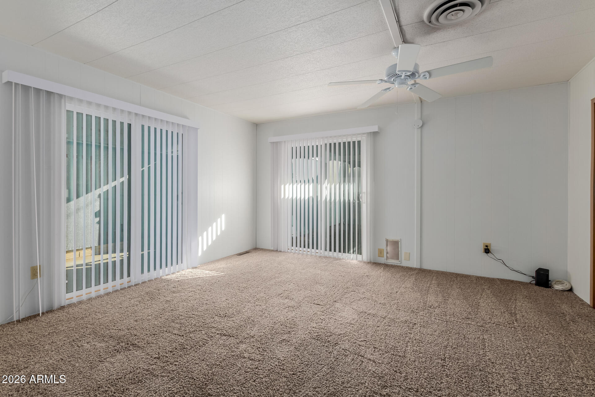 10401 North Cave Creek Road, Unit 50 Phoenix, AZ 85020 - Photo 11 of 31 15 Cave Creek