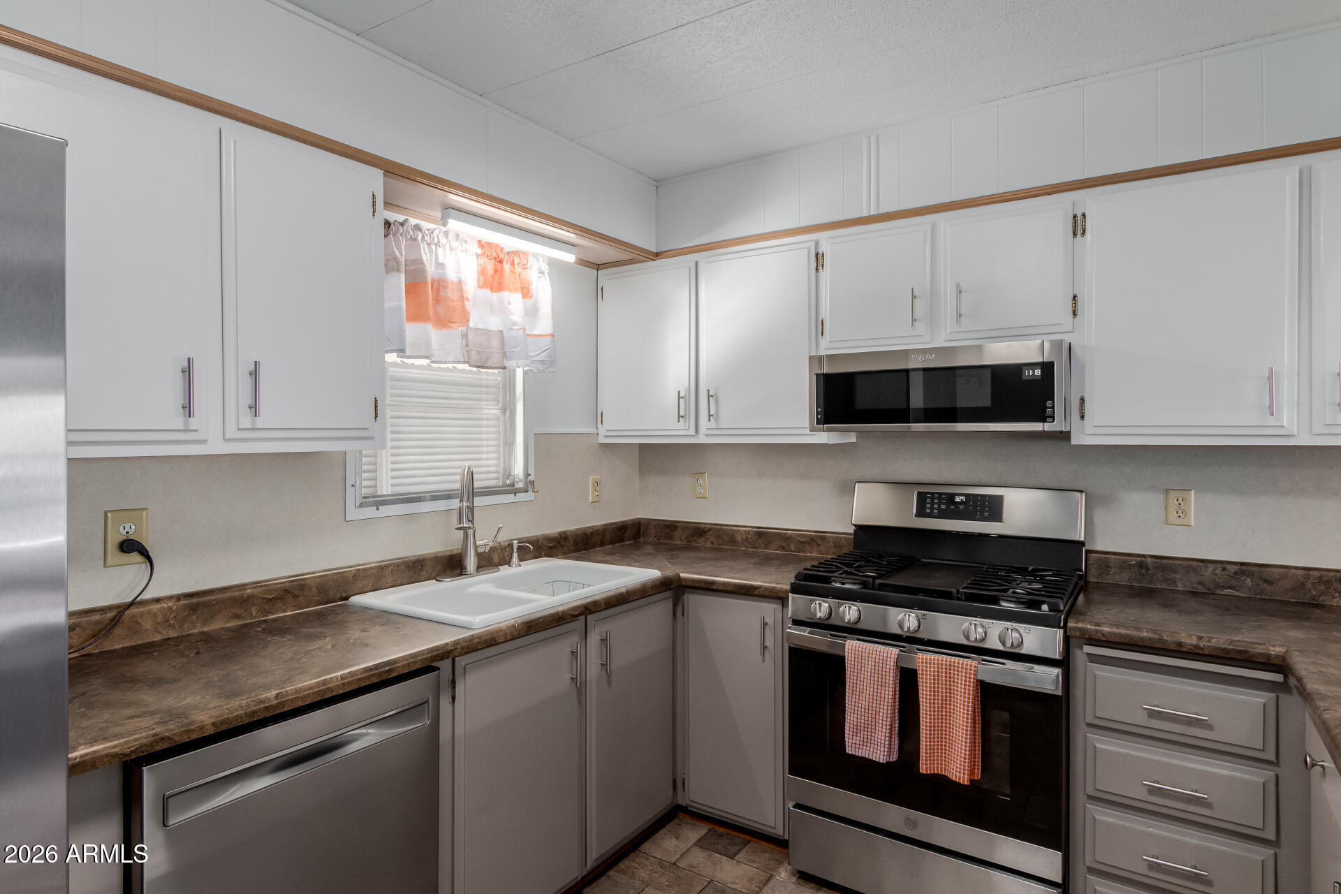 10401 North Cave Creek Road, Unit 50 Phoenix, AZ 85020 - Photo 9 of 31 13 Cave Creek