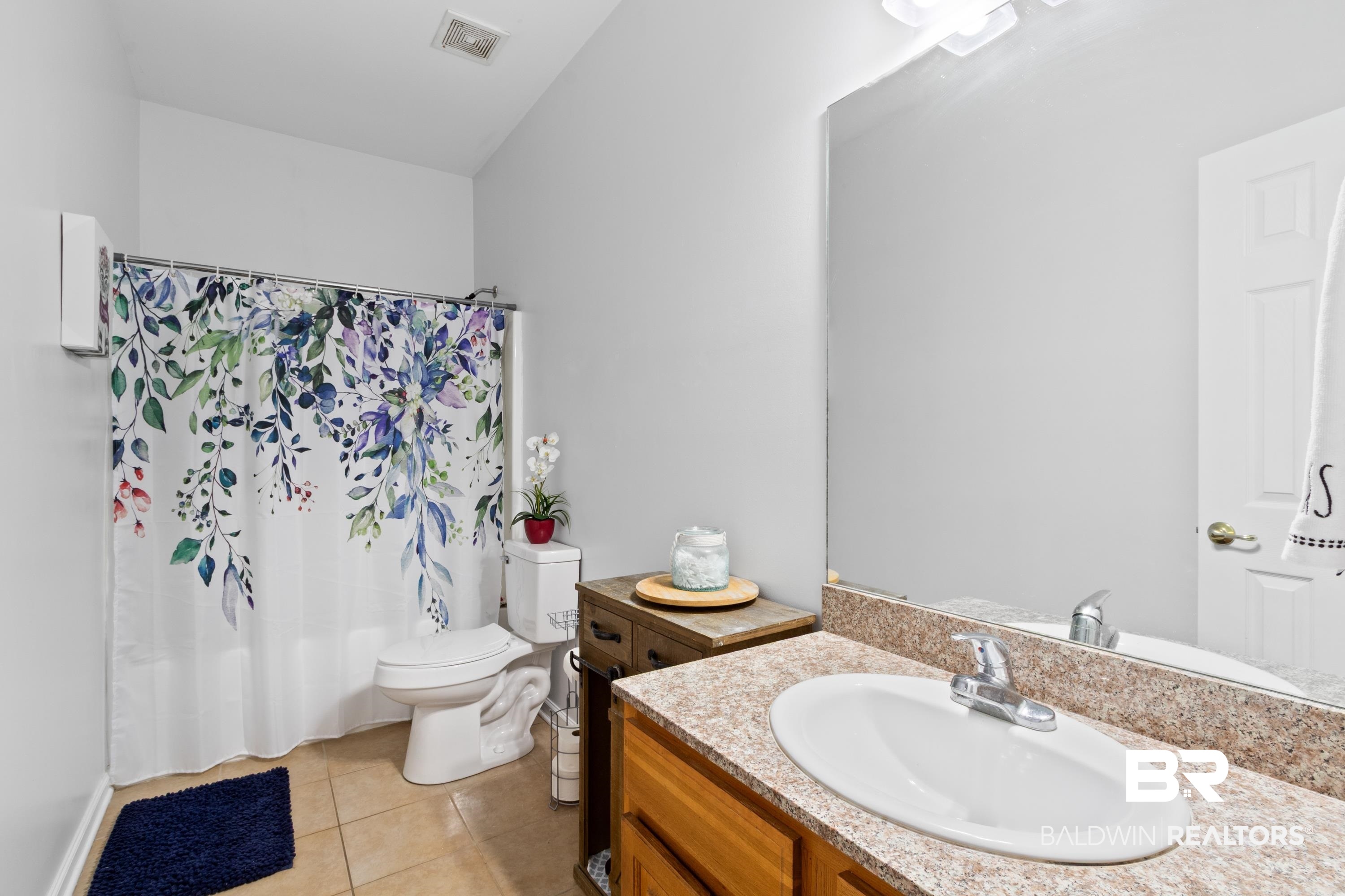 6846 Crimson Ridge Street Gulf Shores, AL 36542 - Photo 20 of 27 Guest Bathroom