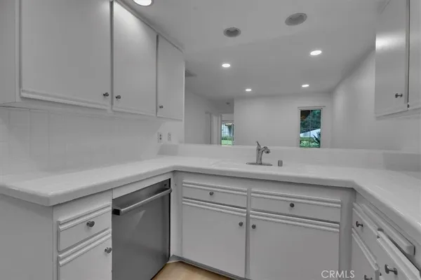 $3,980 | 54 Orchard, Irvine, CA 92618