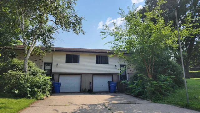 $2,300 | 2418 Adler, Middleton, WI 53562