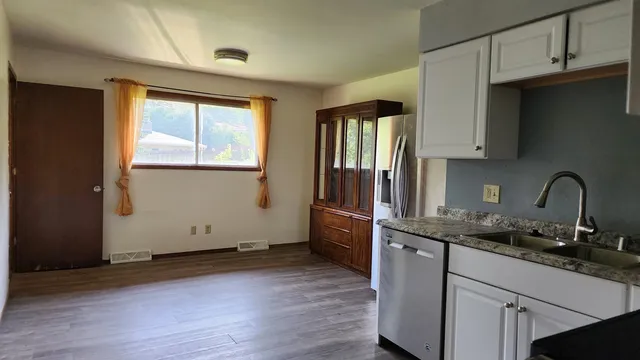 $2,350 | 2418 Adler, Middleton, WI 53562