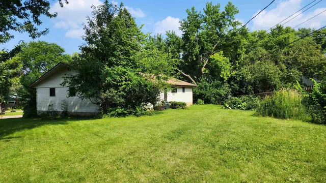 $2,350 | 2418 Adler, Middleton, WI 53562