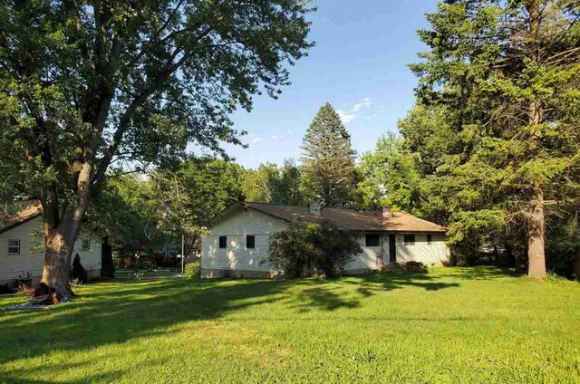 $2,350 | 2418 Adler, Middleton, WI 53562
