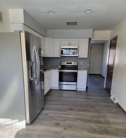 $2,350 | 2418 Adler, Middleton, WI 53562