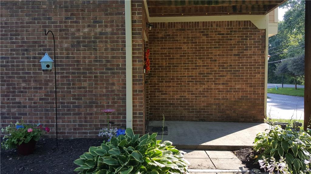 7723 River Road, Unit 2 Indianapolis, IN 46240 - Photo 5 of 32 Gallery Image 5