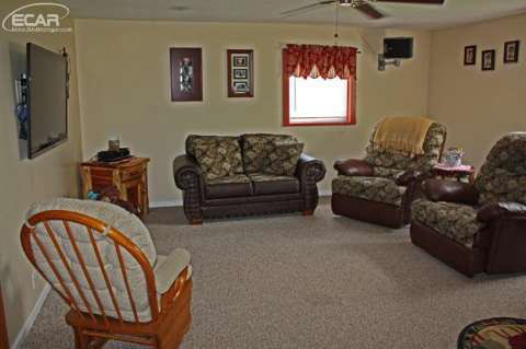 1088 East Hurd Road Clio, MI 48420 - Photo 14 of 19 20439287-13.JPG