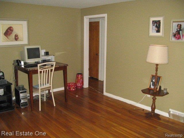 29351 Rambling Road Southfield, MI 48076 - Photo 4 of 7 LR - Updated Decor