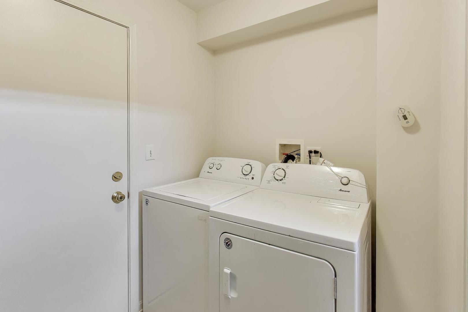 1677 South Candlestick Way Waukegan, IL 60048 - Photo 12 of 30 a utility room with dryer and washer