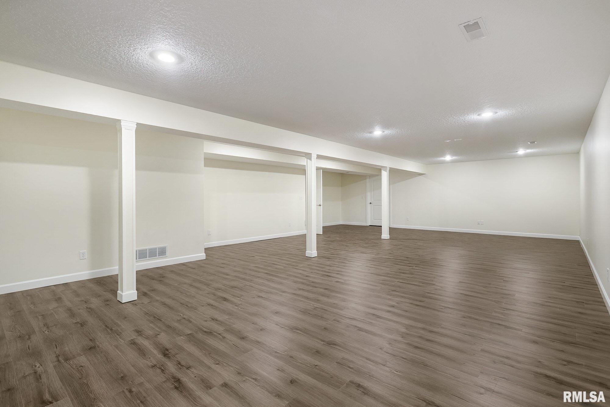 2203 Timber Ridge Drive Port Byron, IL 61275 - Photo 27 of 34 Gallery Image 27