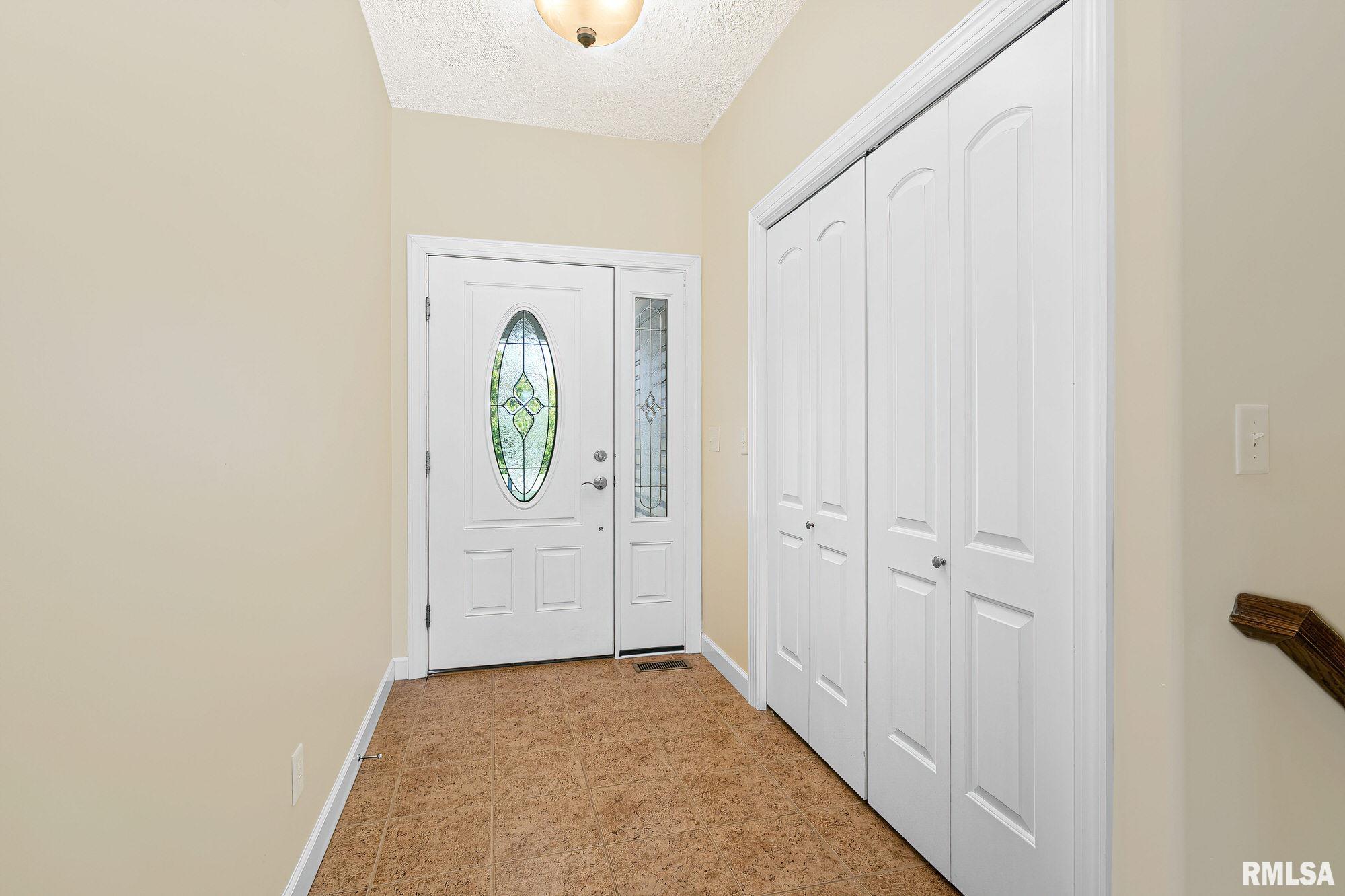 2203 Timber Ridge Drive Port Byron, IL 61275 - Photo 4 of 34 Gallery Image 4