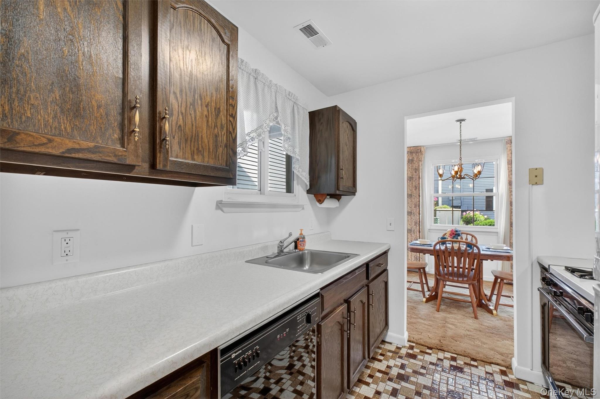 301 Commons Way, Unit C (FIRST FLOOR) Fishkill, NY 12524 - Photo 4 of 37