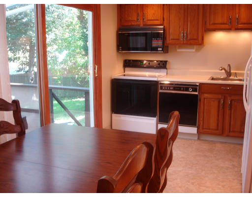 101 Spruce Road Norwood, MA 02062 - Photo 3 of 22 Gallery Image 3