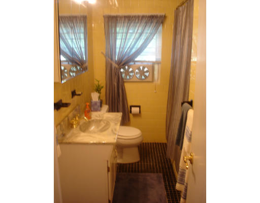 101 Spruce Road Norwood, MA 02062 - Photo 8 of 22 Gallery Image 8