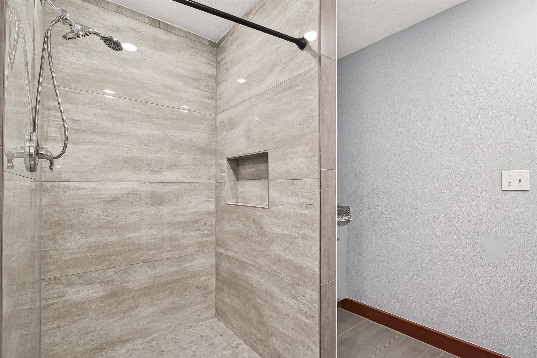 403 Wrangler Road Simonton, TX 77485 - Photo 19 of 33 a bathroom with a shower