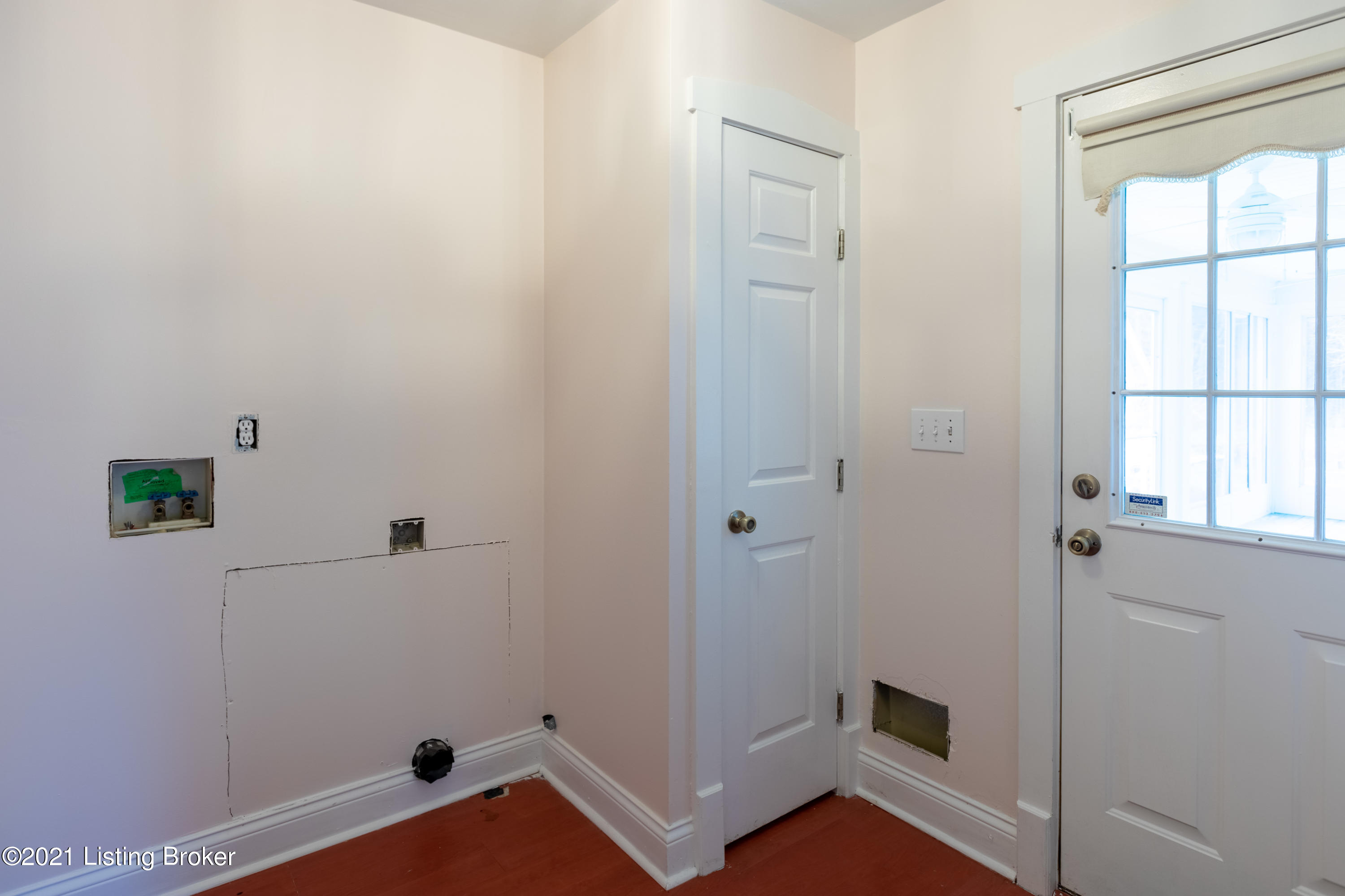 9707 Routt Road Louisville, KY 40299 - Photo 15 of 40 030921-miller-9707-routt-road-louisville