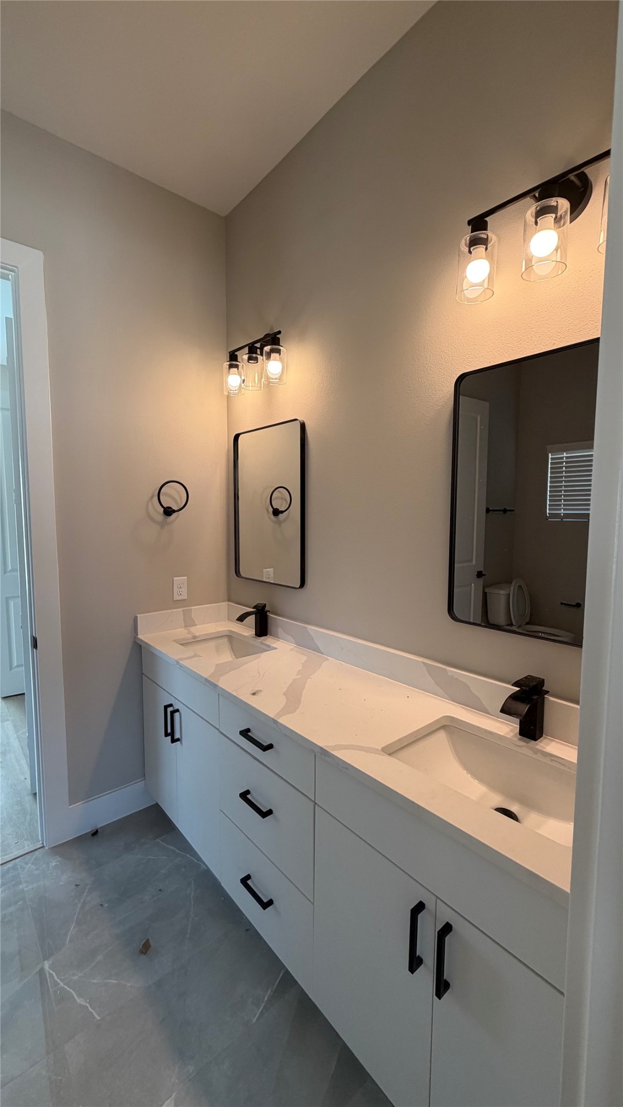 2607 Piemonte Avenue Cir Spring Spring, TX 77388 - Photo 15 of 38 a bathroom with a sink and a mirror