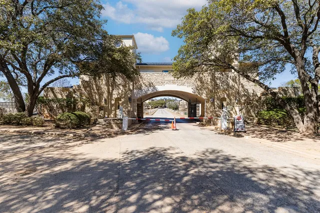 a view of a livingroom with fireplace