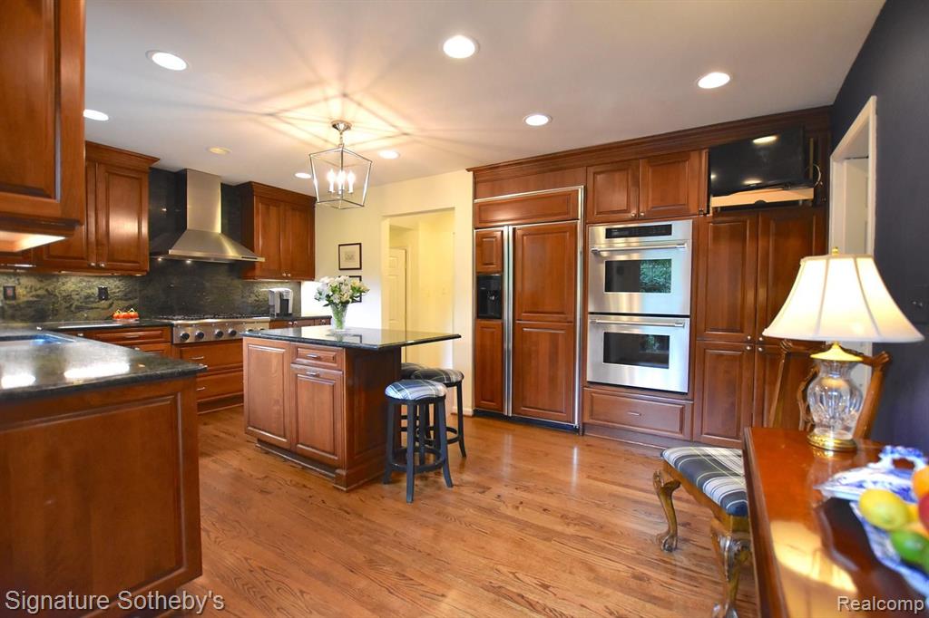 275 Hamilton Road Bloomfield Hills, MI 48301 - Photo 18 of 47