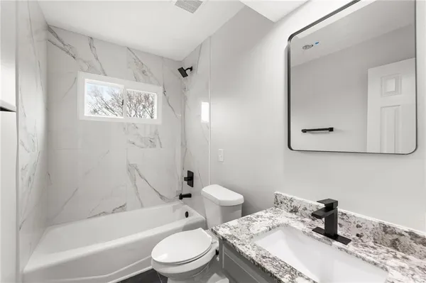 $490,000 | 1413 South Sheridan Bridge Circle, Olathe, KS 66062